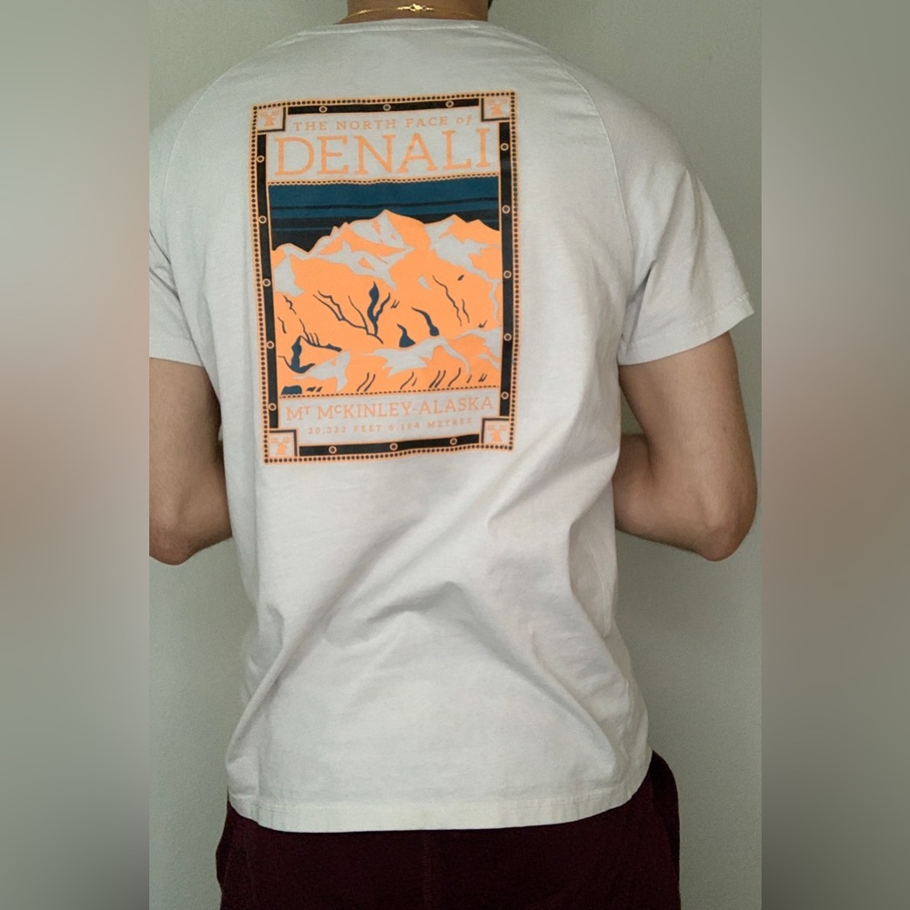 Medium Northface Denali Tee in beige